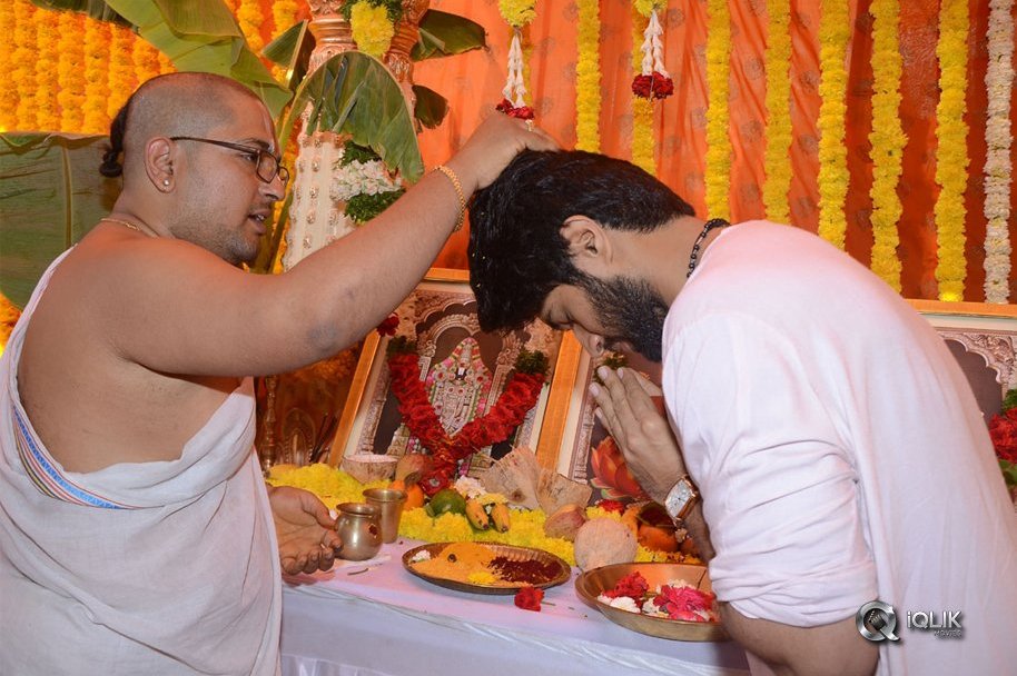 Vijay-Devarakonda-New-Movie-Opening-Photos